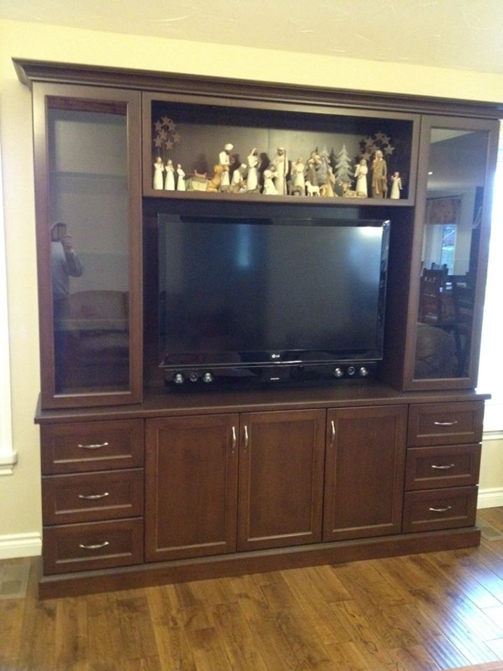 Custom built-in cabinetry by deBoer Cabinets
